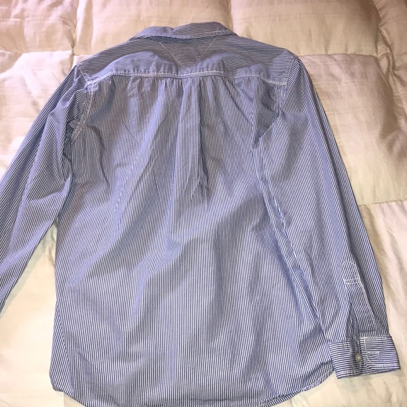 Tommy Hilfiger - Picture 2 of 4